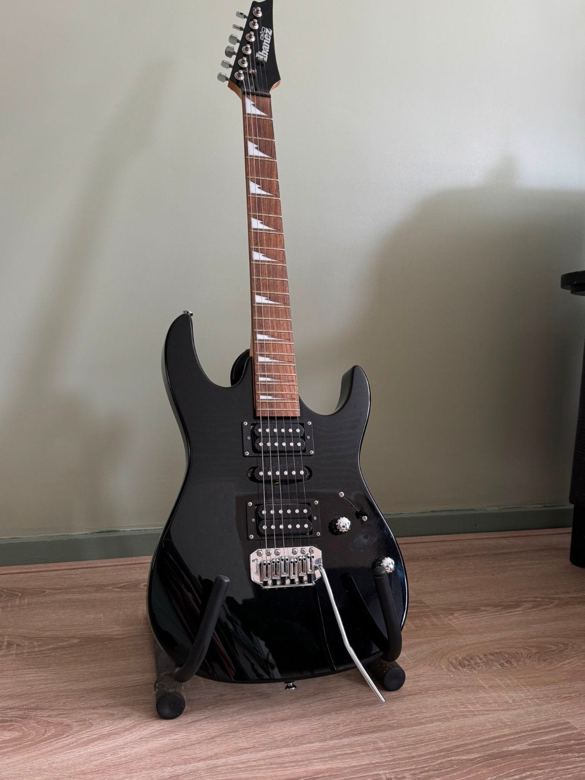 Ibanez Gio elektrische gitaar / Set, Muziek en Instrumenten, Snaarinstrumenten | Gitaren | Elektrisch, Ophalen, Ibanez, Met versterker