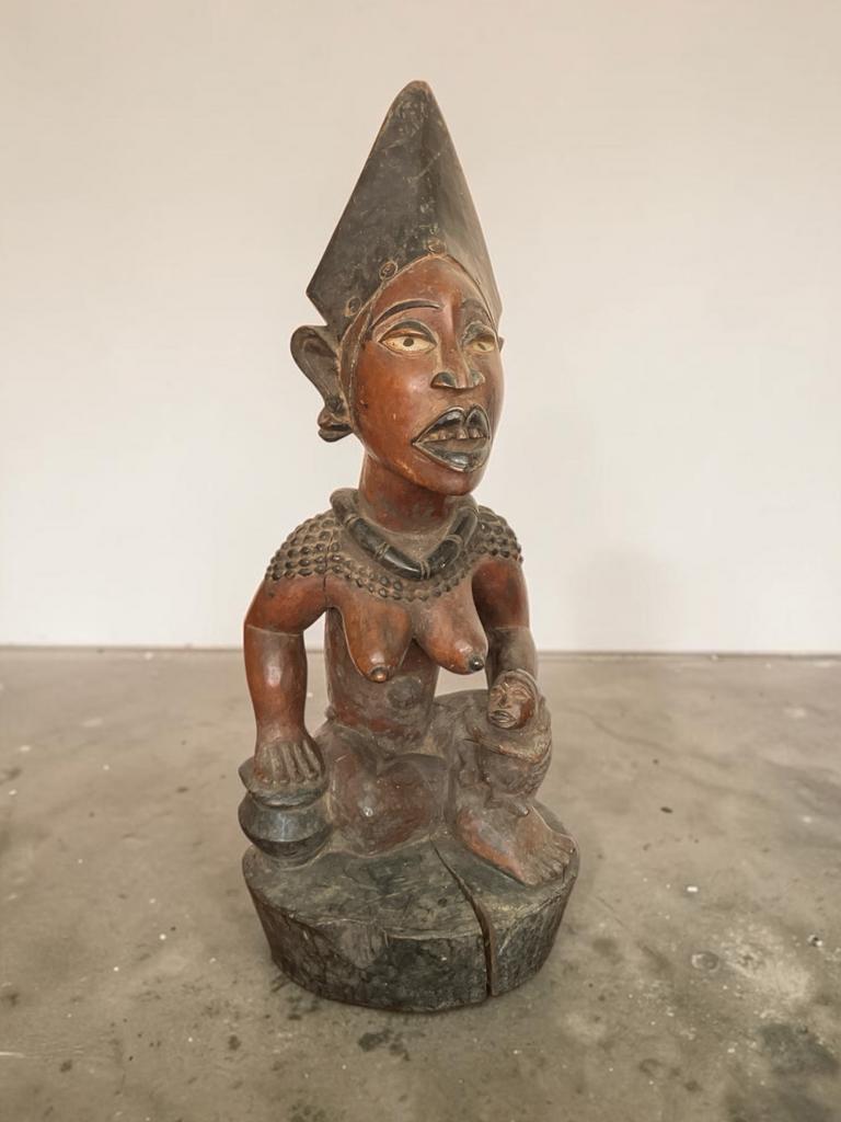 Afrikaans  beeld Yombe uit DR Congo, jaren 60,s, Ophalen