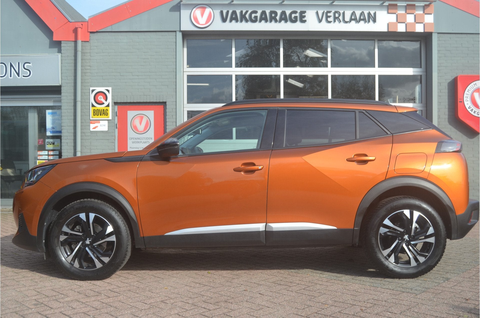 Peugeot 2008 1.2 PureTech 130 pk/ Camera / Afn. Trekhaak / 4, Gebruikt, Euro 6, 1180 kg, 3 cilinders