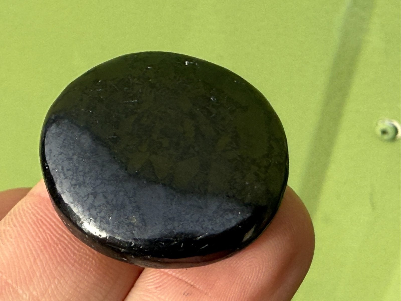 Shungite shungiet palmsteen handsteen, Verzamelen, Mineralen en Fossielen, Ophalen of Verzenden, Mineraal