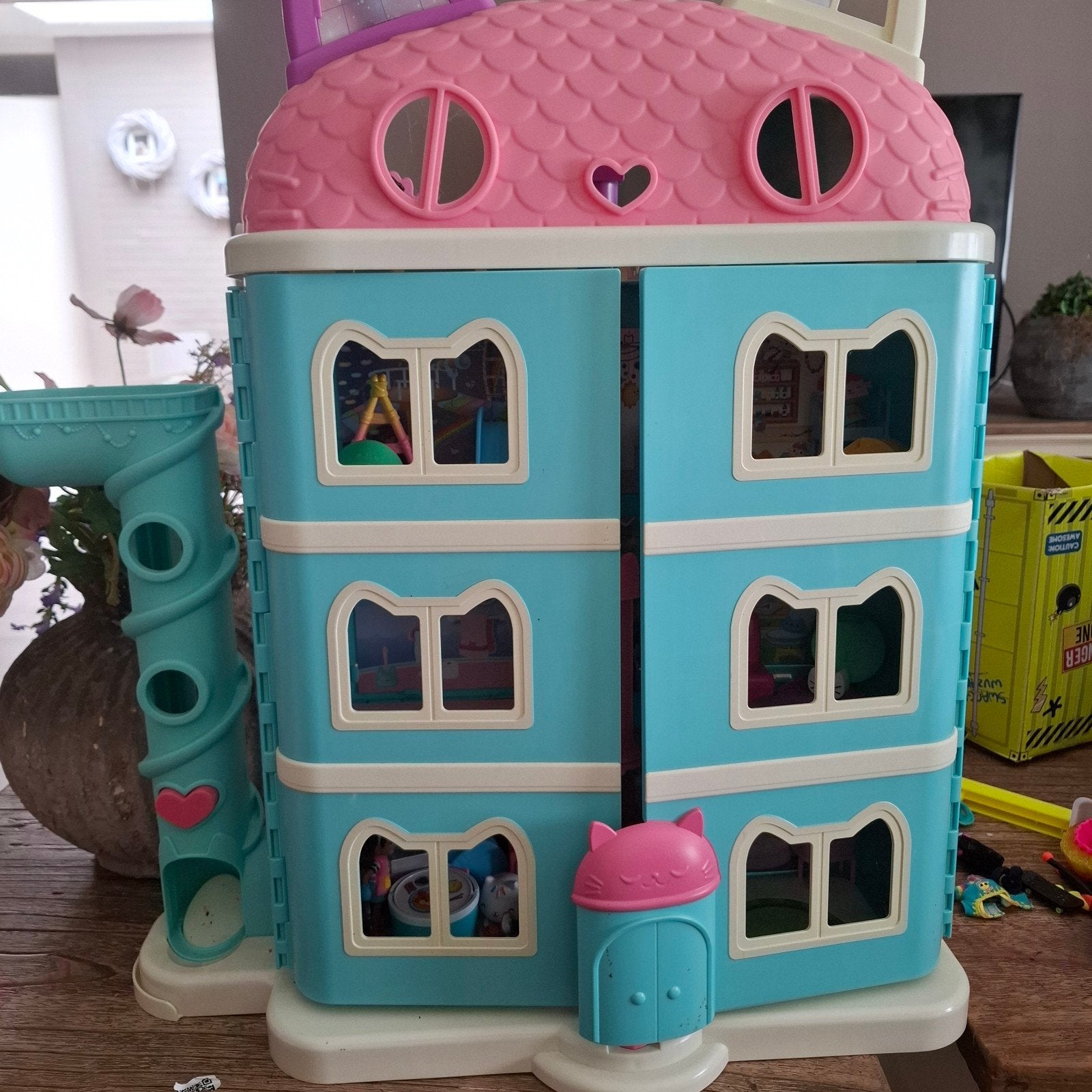 gabby's poppenhuis, Ophalen, Zo goed als nieuw