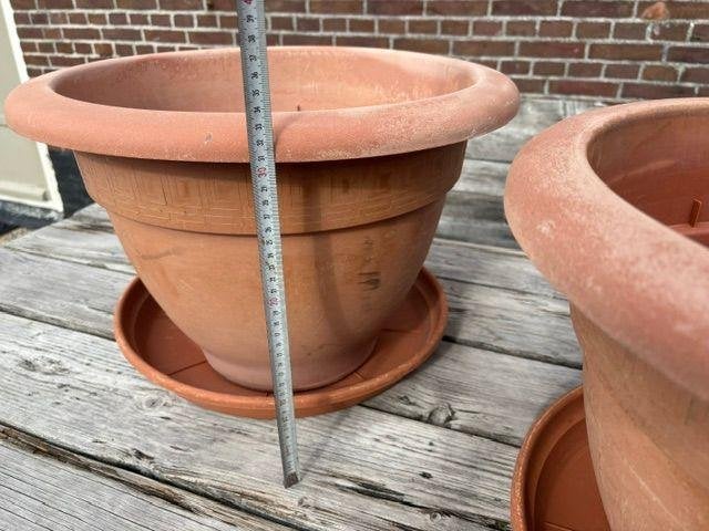 2 grote kunststof terra cotta look bloempotten pot, Tuin en Terras, Ophalen, Kunststof, Gebruikt, 40 cm of meer