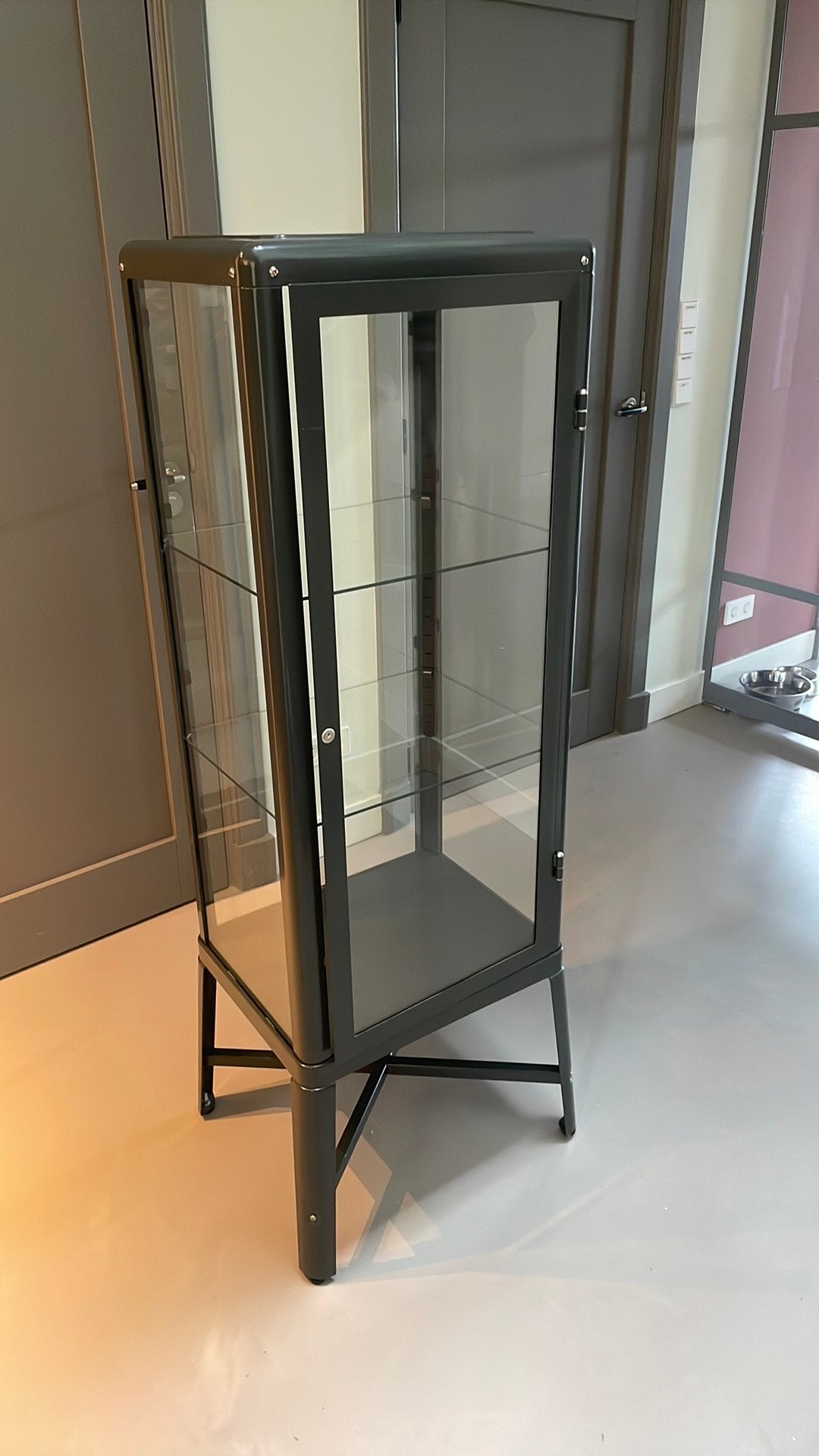 Ikea vitrinekast Fabrikör, Ophalen, 50 tot 100 cm, Zo goed als nieuw, Glas