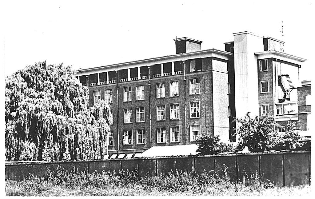 700332 Sluiskil ZL 1975 Elisabeth Ziekenhuis wederopbouw, Verzamelen, Ansichtkaarten | Nederland, Ophalen of Verzenden, 1960 tot 1980