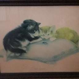 INGELIJSTE PRENT VAN 2 POESJES JAREN 40, Ophalen of Verzenden, 1940 tot 1960, Gebruikt