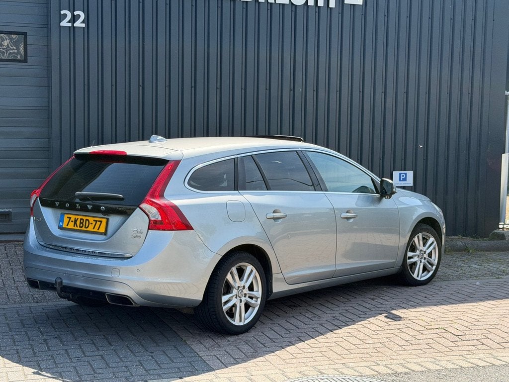 Volvo V60 2.4 D6 AWD Plug-In Hybrid Summum|Opendak|Cam|Leder, Auto's, Volvo, Automaat, Euro 5, 1848 kg, Vierwielaandrijving
