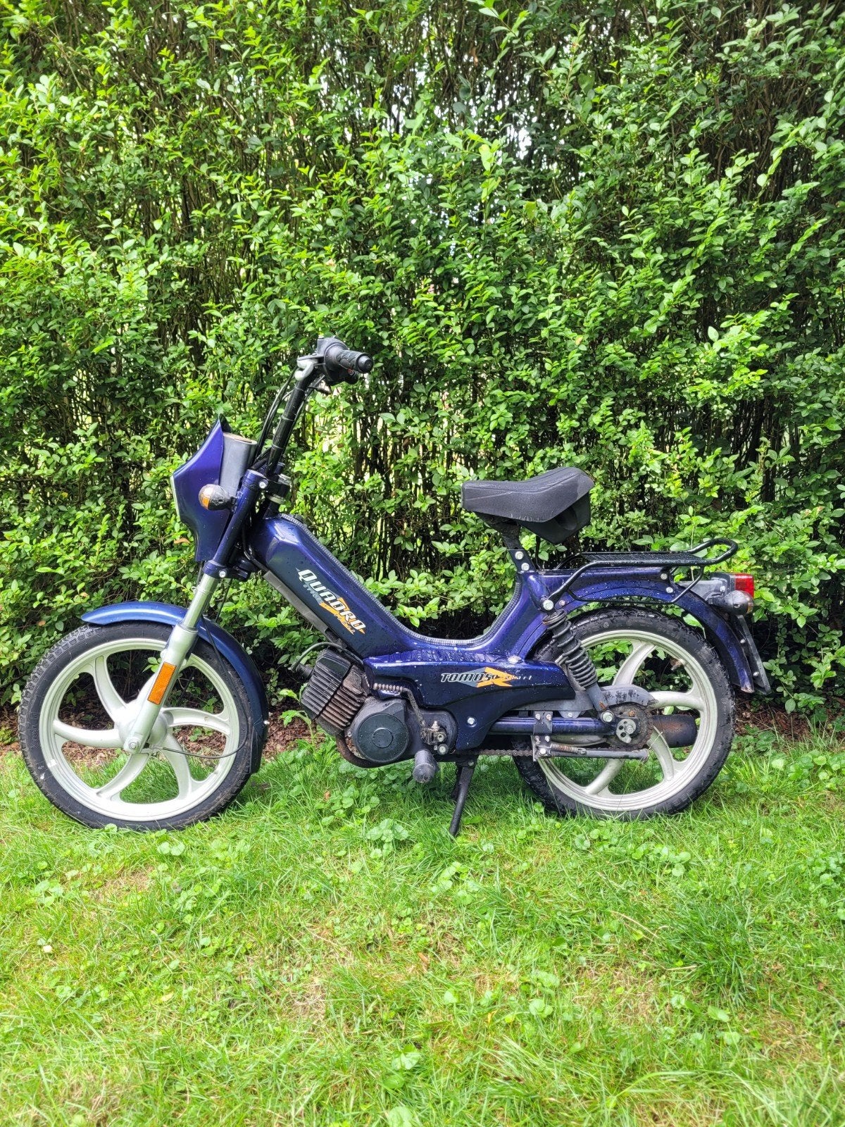 Tomos Quadro Blauw - opknapper/loopt momenteel niet, Fietsen en Brommers, Brommers | Tomos, Ophalen, Gebruikt, Quadro, Maximaal 25 km/u