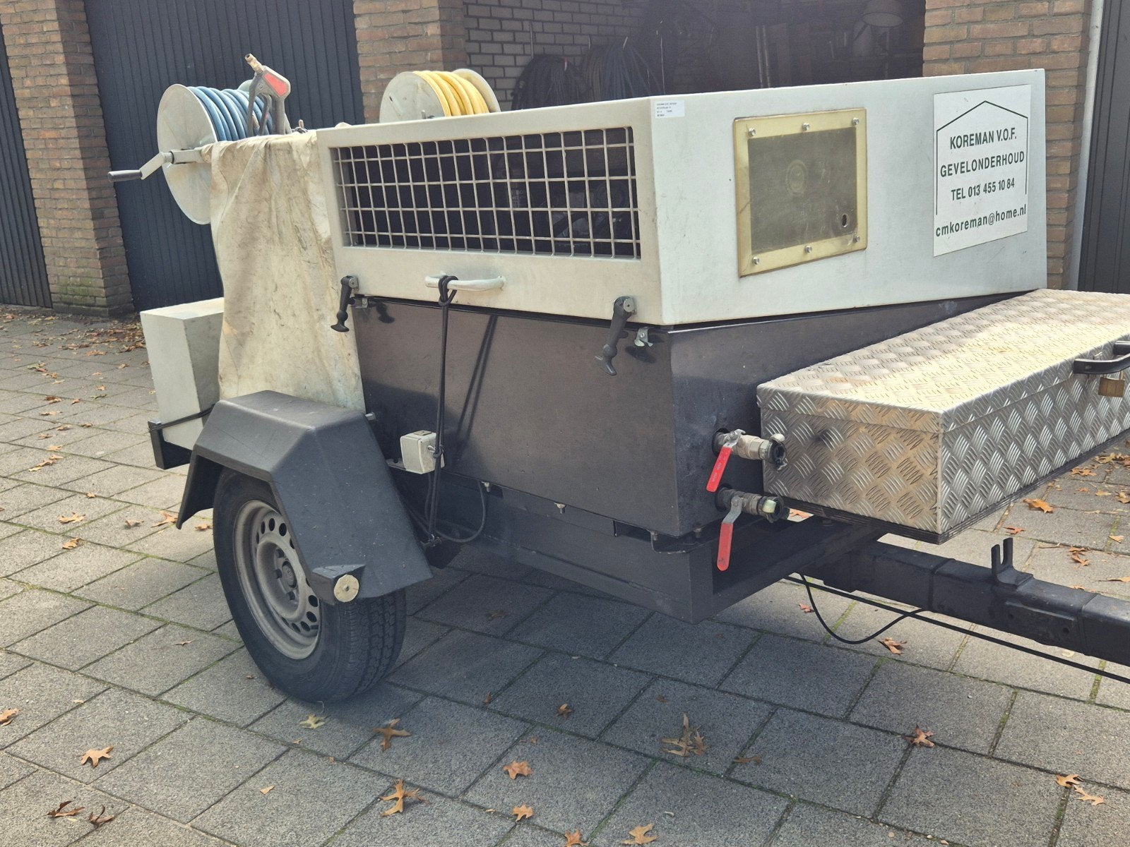 Dieselcompressor en warmwater hogedrukreiniger te koop