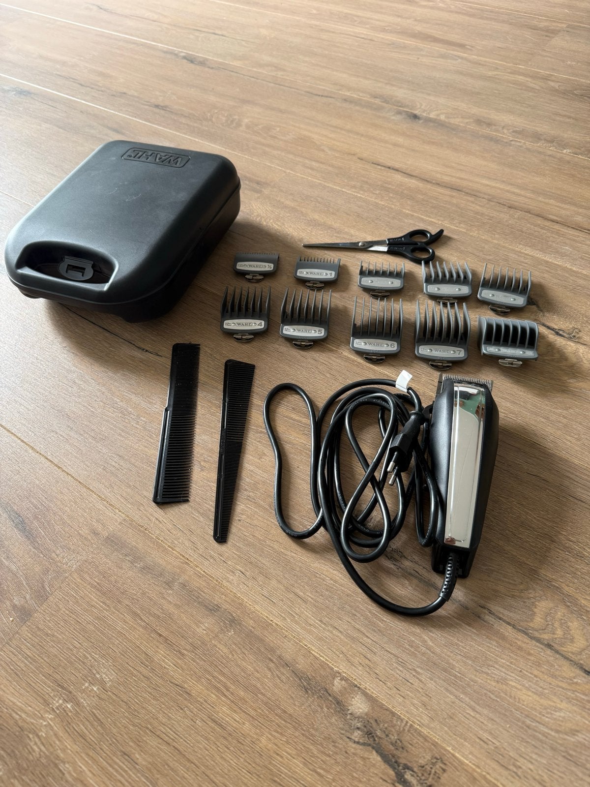 Wahl Tondeuse Set met Diverse Opzetstukken en Accessoires, Sieraden, Tassen en Uiterlijk, Ophalen, Zo goed als nieuw, Tondeuse
