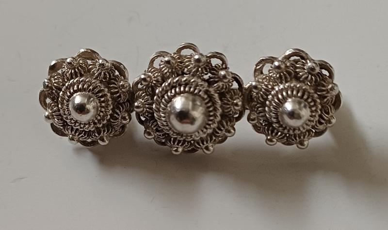 Antiek zilveren zeeuwse knop/knoop broche, Minder dan 4 cm, Ophalen of Verzenden, Zo goed als nieuw, Zilver