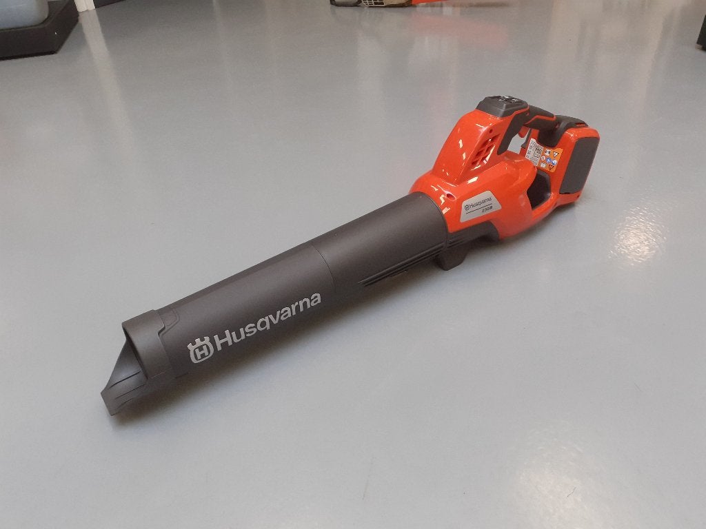 Husqvarna 230iB Accu bladblazer met Accu & Lader, Aanbieding, Ophalen of Verzenden, Nieuw, Accu, Husqvarna