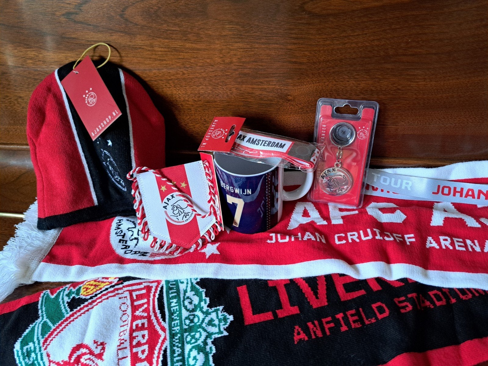 Ajax Fanartikelen: Muts, Sjaal, Mok, Sleutelhan, Ophalen of Verzenden, Nieuw, Ajax, Overige typen