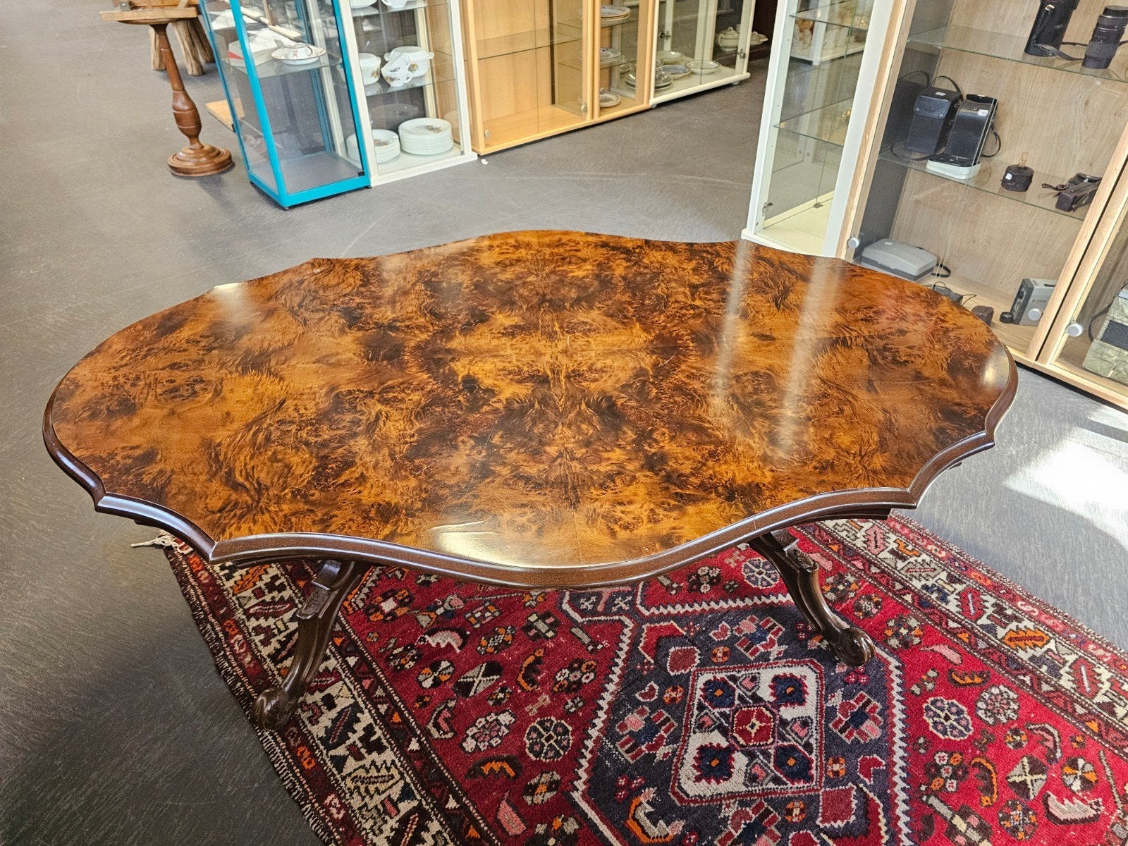 Barok Stijl Salon Tafel - Wortelnoten Hout, Antiek en Kunst, Antiek | Meubels | Tafels, Ophalen of Verzenden