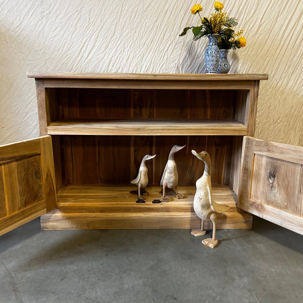 TV meubel - 105 cm breed - 2 deuren - massief Teak-TTM Wonen, TTM Wonen, Meubels – (Perzische) Tapijten en Woonaccessoires, 100 tot 150 cm