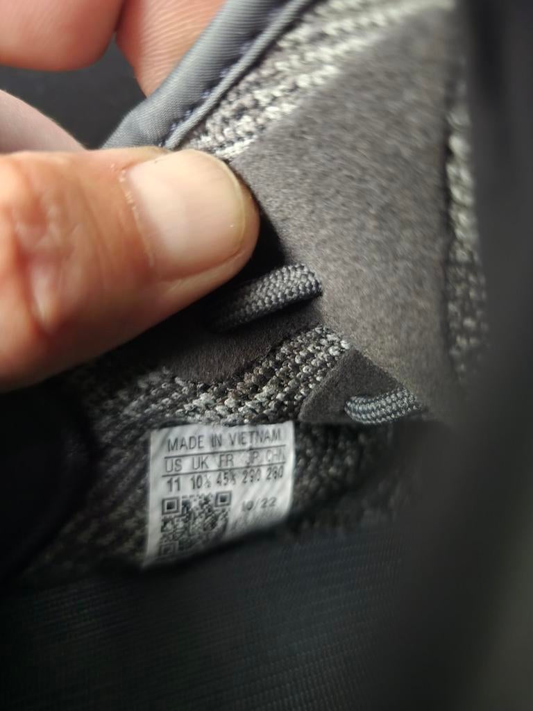 Orginele Adidas Yeezy Boost 350 V2 MX Dark Salt met factuur, Zwart, Ophalen of Verzenden, Adidas Yeezy, Sneakers of Gympen