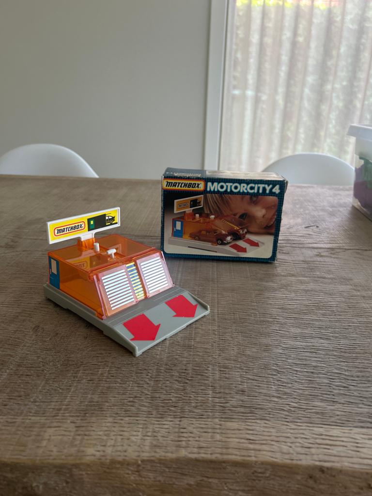 Matchbox Motorcity 4 Garage/Werkplaats met Doos, Ophalen of Verzenden, Gebruikt