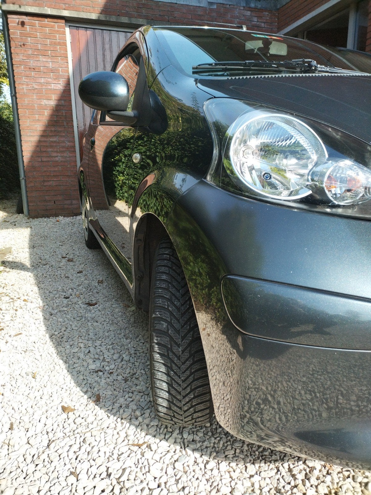 Foto 3 van Toyota Aygo 1.0 12V Vvt-i 3DRS MMT 2008 Grijs