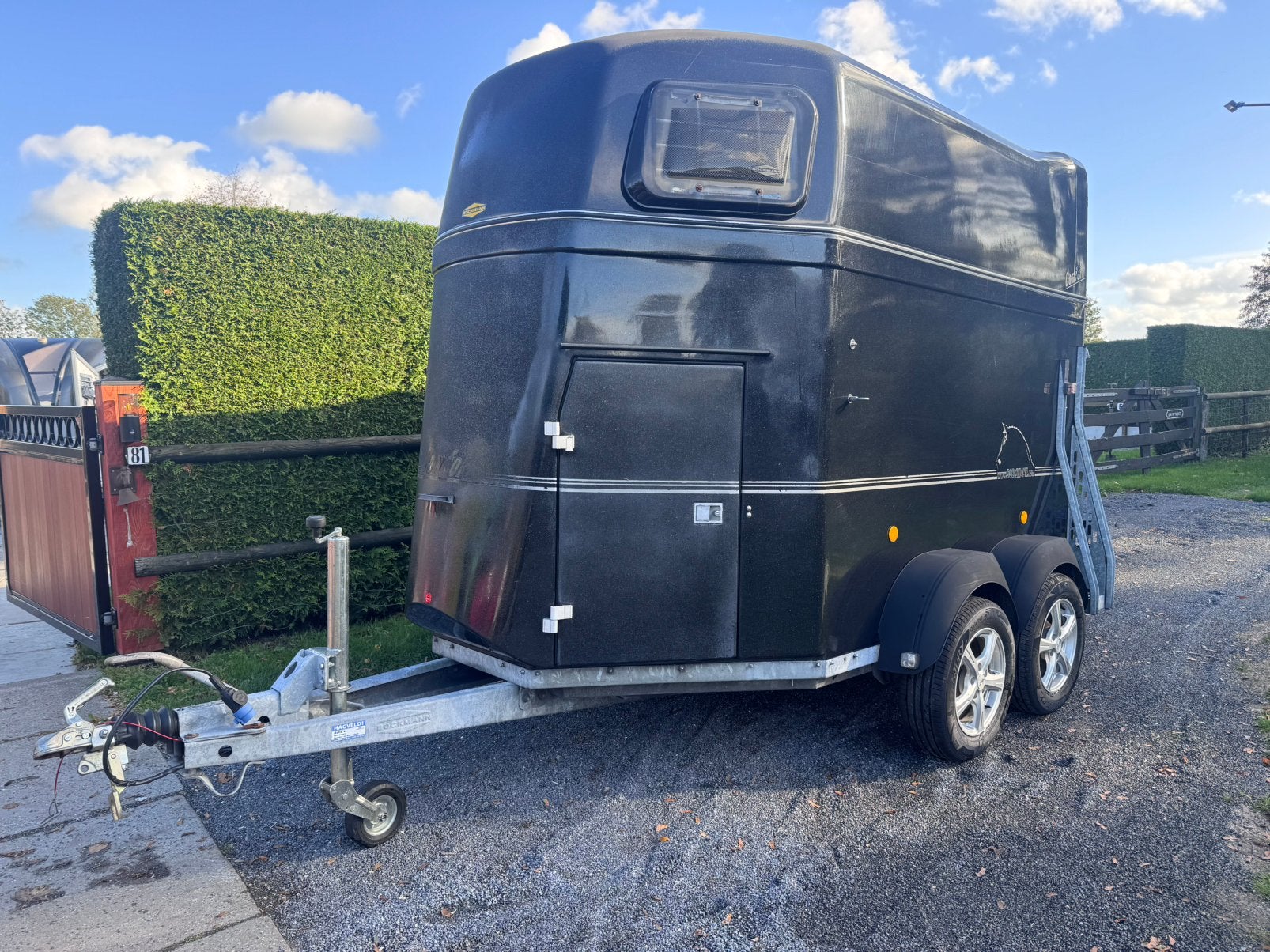 Paardentrailer trailer  aluminium bodem zadelkamer 2 paards, Ophalen, Gebruikt, Aluminium, 2-paards trailer