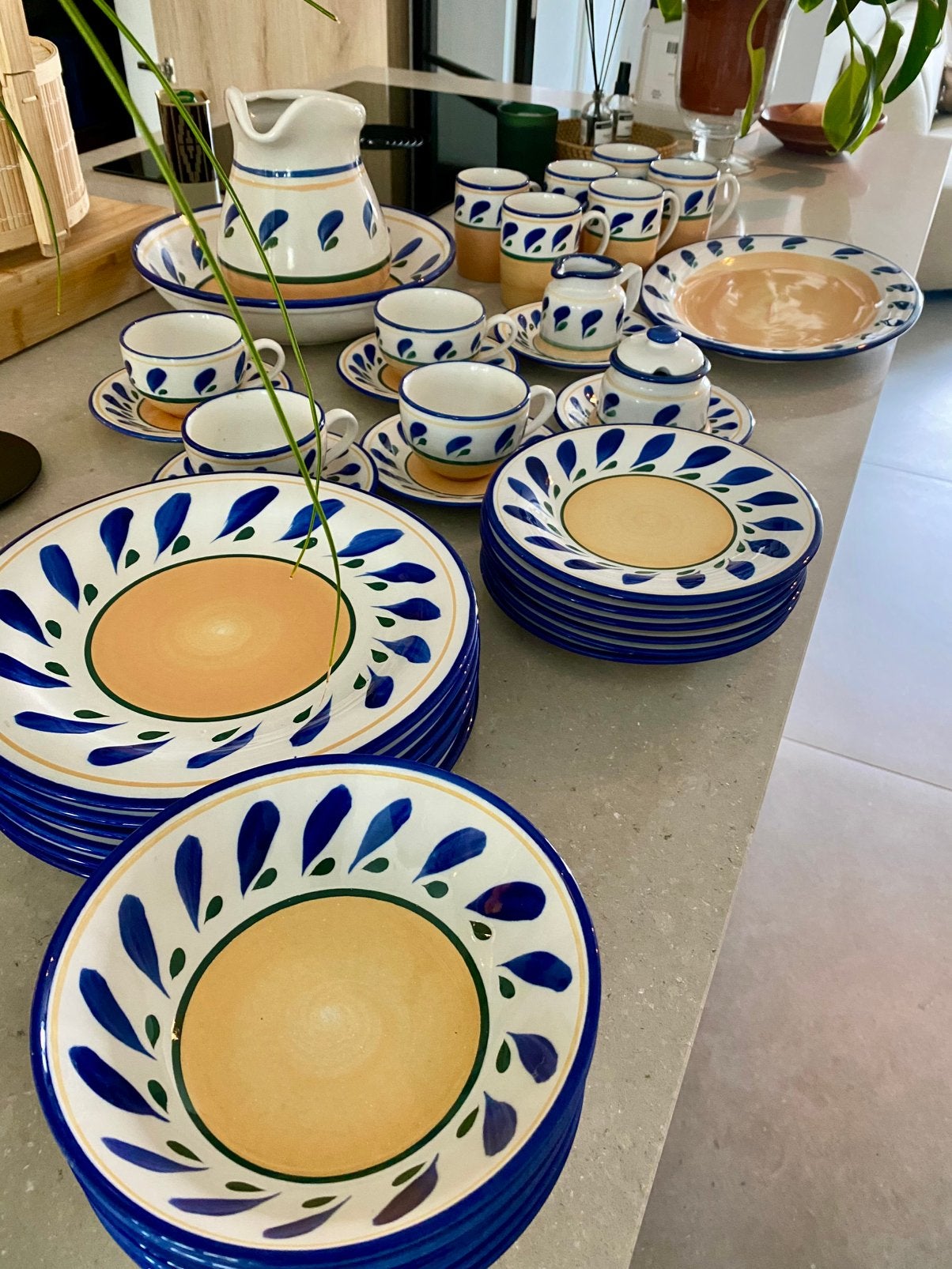 Keramische servies set – 39-delig – handgeschilderd, Antiek en Kunst, Ophalen