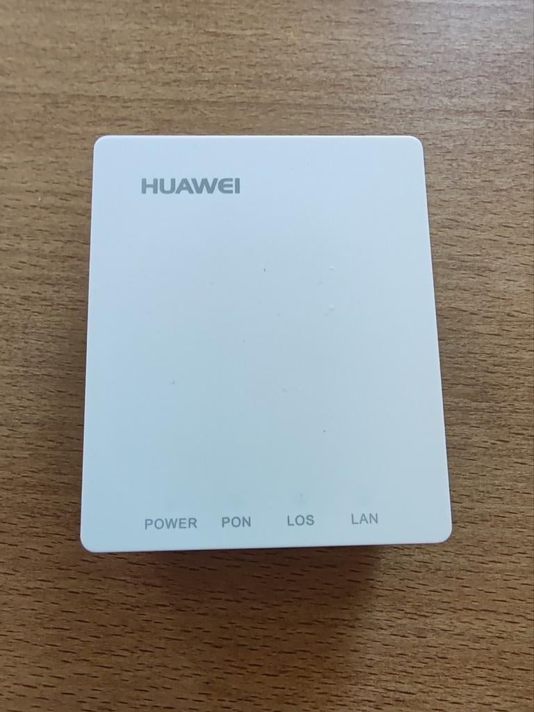 Huawei OptiXstar HG8010Hv6 glasvezel modem Nieuw in doos!, Computers en Software, Ophalen of Verzenden, Nieuw, Router met modem