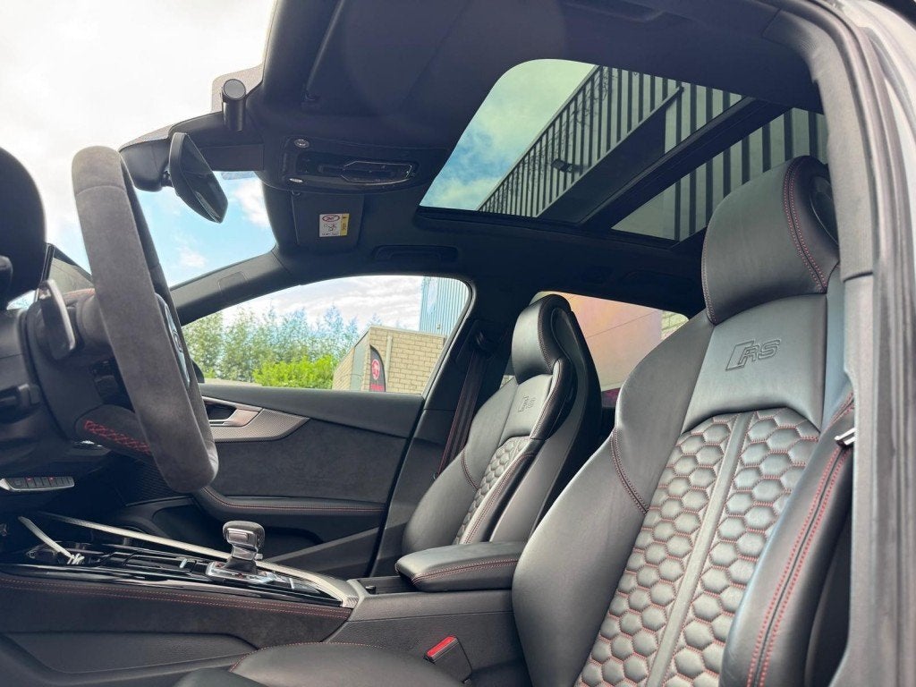 Audi RS4 2.9 TFSI RS4 QUATTRO Keramisch B&O Pano HUD Massage, Auto's, Automaat, 523 pk, Vierwielaandrijving, USB