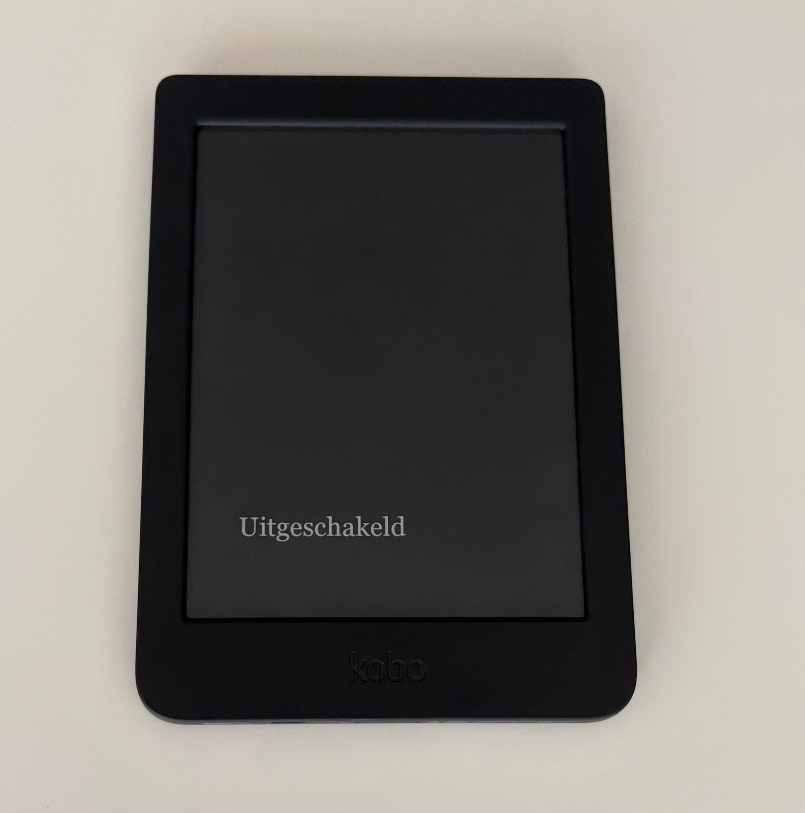 Kobo NIA E-reader / 8GB / 6 inch / zwart / met beschermhoes, Computers en Software, 6 inch of minder, Zo goed als nieuw, Touchscreen