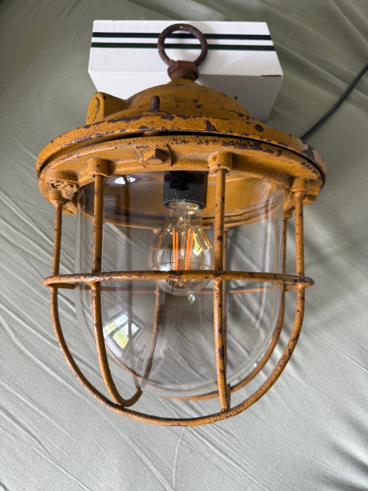 Antieke industriele gietijzeren kooilamp / scheepslamp, Ophalen
