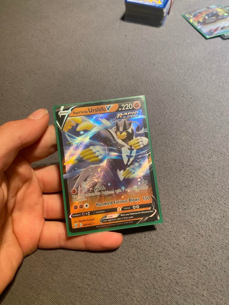 Pokémon Kaart: Rapid Strike Urshifu V (087/1636) - Foil, Ophalen of Verzenden, Zo goed als nieuw, Losse kaart, Foil