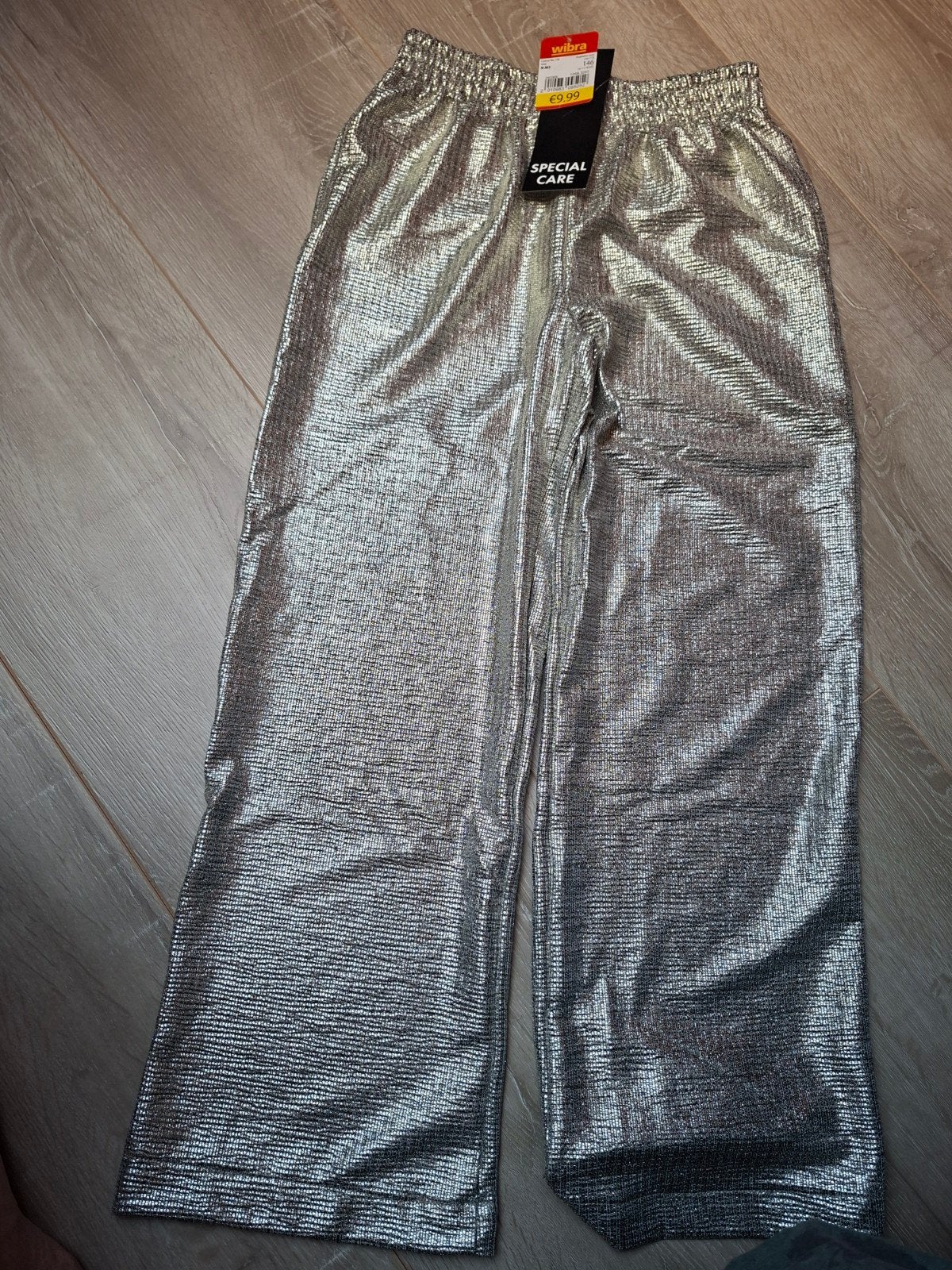 Nieuwe zilverkleurige broek van Wibra, maat 146, Kinderen en Baby's, Ophalen of Verzenden, Nieuw