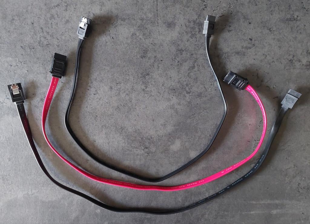 Kabelset voor pc – 3 Datakabels: 2 SATA + 1 ATA/IDE, Ophalen of Verzenden, Gebruikt