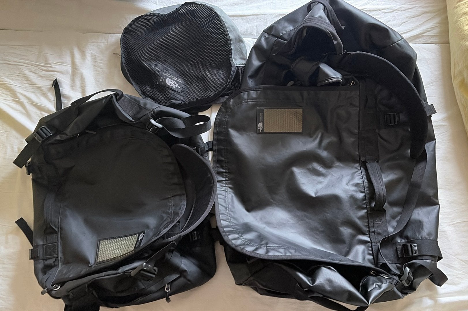 North Face Base Camp Duffels: XXL en S/M, Ophalen of Verzenden, Zo goed als nieuw, Zwart, 30 cm of meer