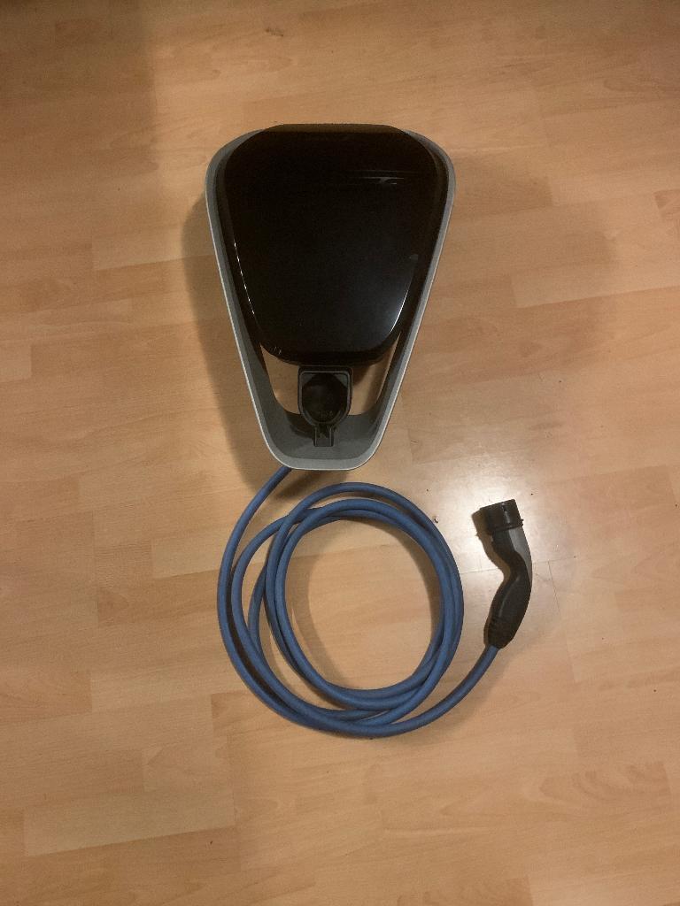 Wallbox BMW, Ophalen, Zo goed als nieuw, Laadpaal en Laadkabel