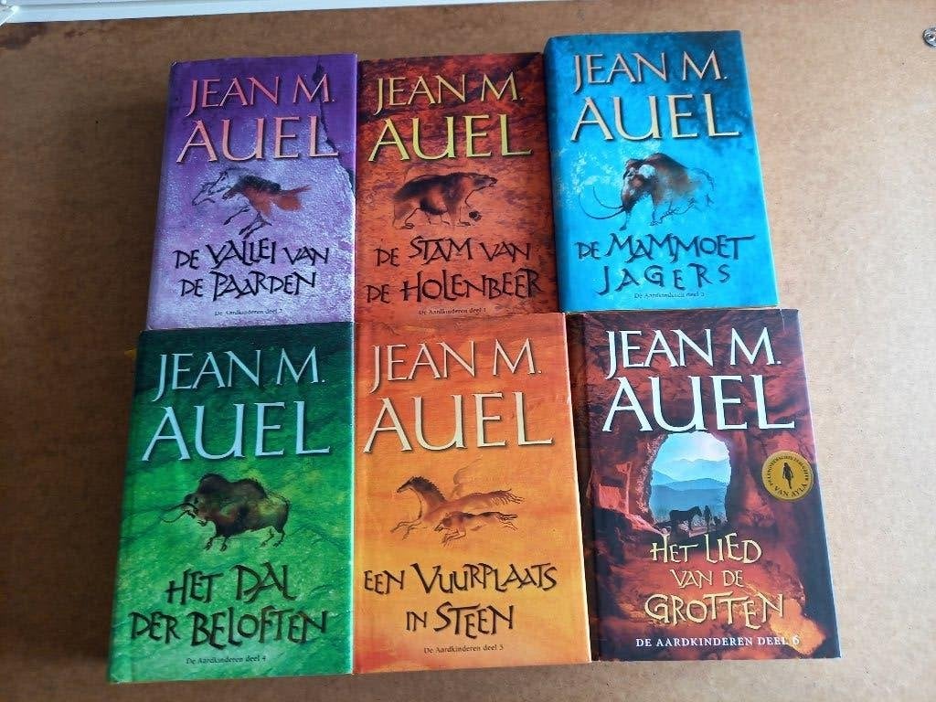 Jean M. Auel: Aardkinderen deel 1 t/m 6, Ophalen of Verzenden, Gelezen