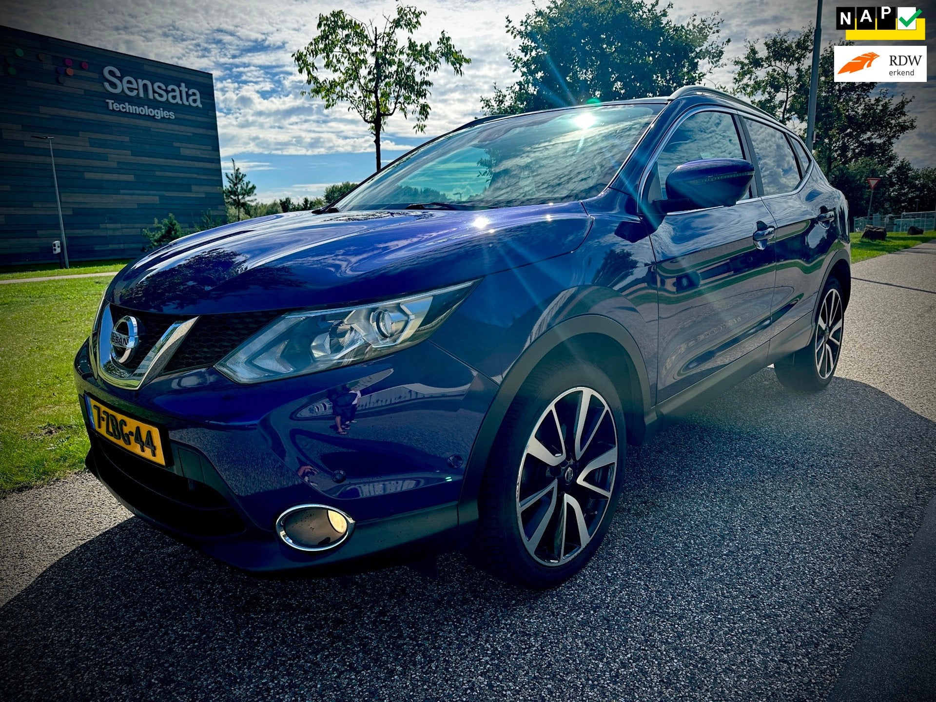 Nissan Qashqai 1.2 Tekna, LEER, PANORAMADAK, 360 GRADEN CAME, Auto's, Voorwielaandrijving, Zwart, 4 cilinders, Blauw