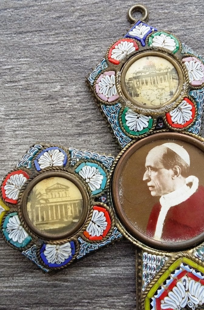 Om 1950-1960 GROOT Gedenk Kruis Micro Mozaiek Paus PIUS VII, Ophalen of Verzenden
