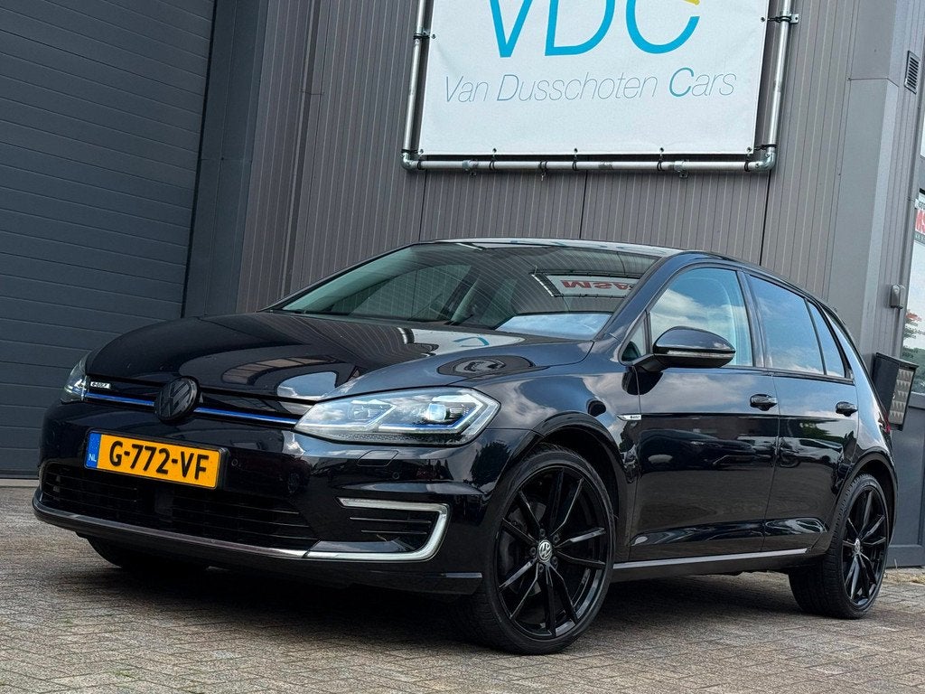 Volkswagen E-Golf E-DITION | Xenon | 19'' LMV | Automaat, 596 min, Gebruikt, 35 kWh, 230 km