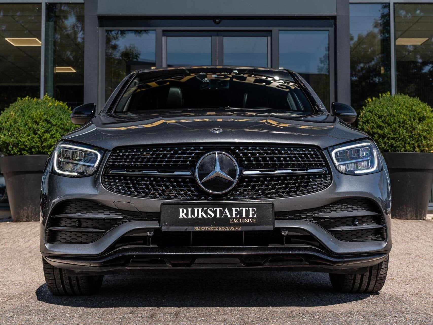 Mercedes GLC-klasse 220d Coupé 4MATIC AMG|PANO|TREKHAAK|20', Auto's, Mercedes-Benz, Automaat, Gebruikt, Met garantie (alle), 2500 kg