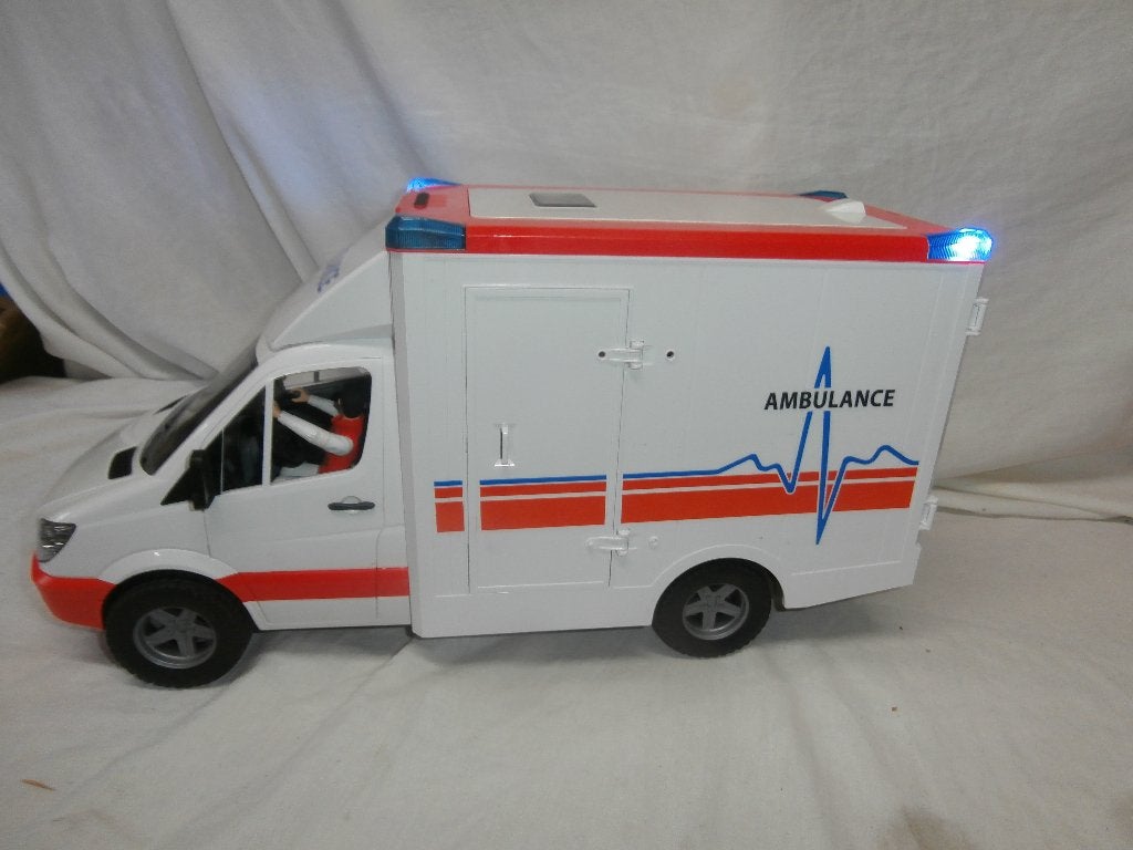 Bruder Mercedes Ambulance met sirenes en zwaailichten, Ophalen, Zo goed als nieuw