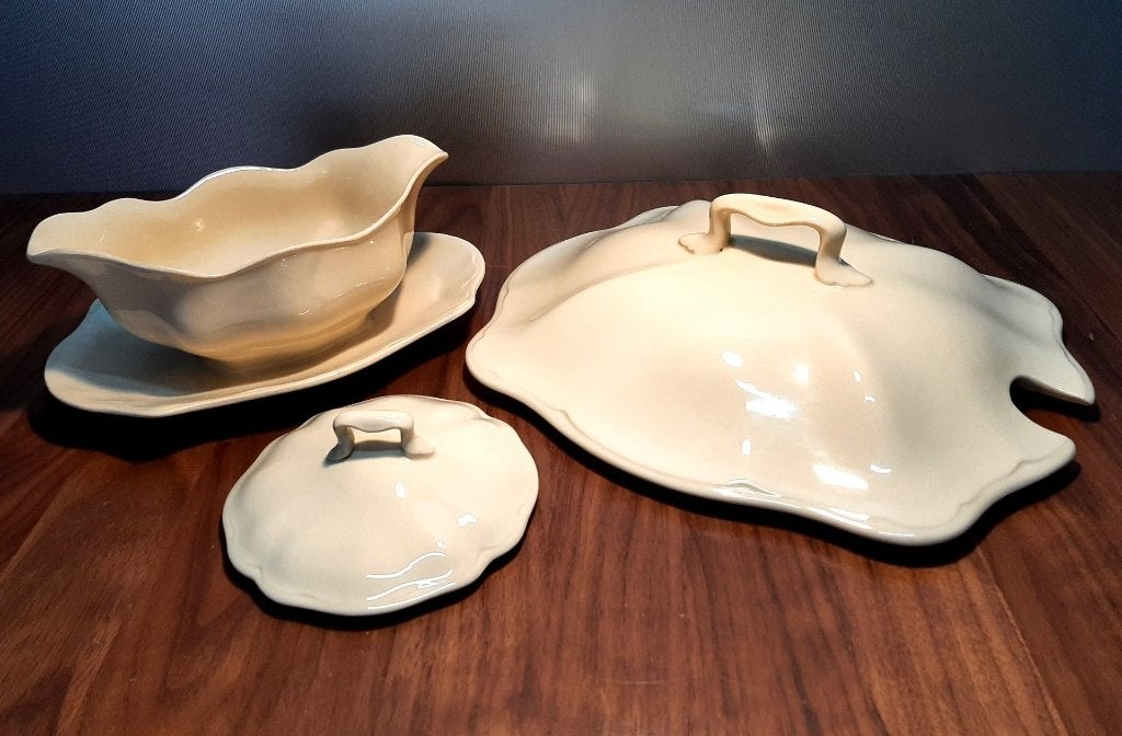 Delen van porselein servies van Johnson Brothers - Victorian, Ophalen of Verzenden