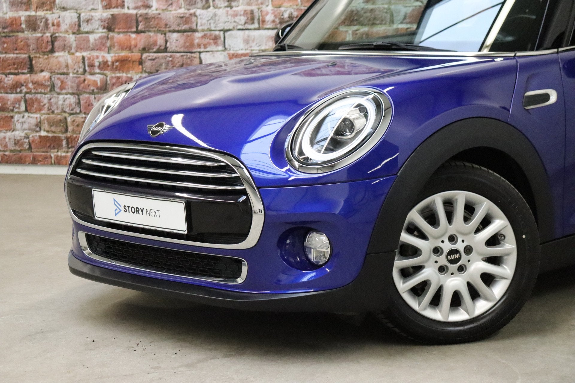 MINI Hatchback Cooper Pepper Automaat 5 deurs / Navigatiesys, Auto's, Gebruikt, Blauw, Origineel Nederlands, Bedrijf