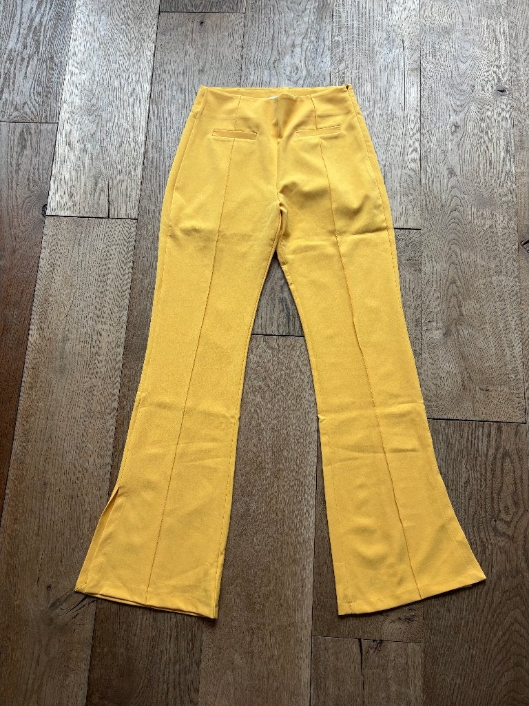 Bershka pantalon (geel), Maat 38/40 (M), Geel, Zo goed als nieuw, Lang