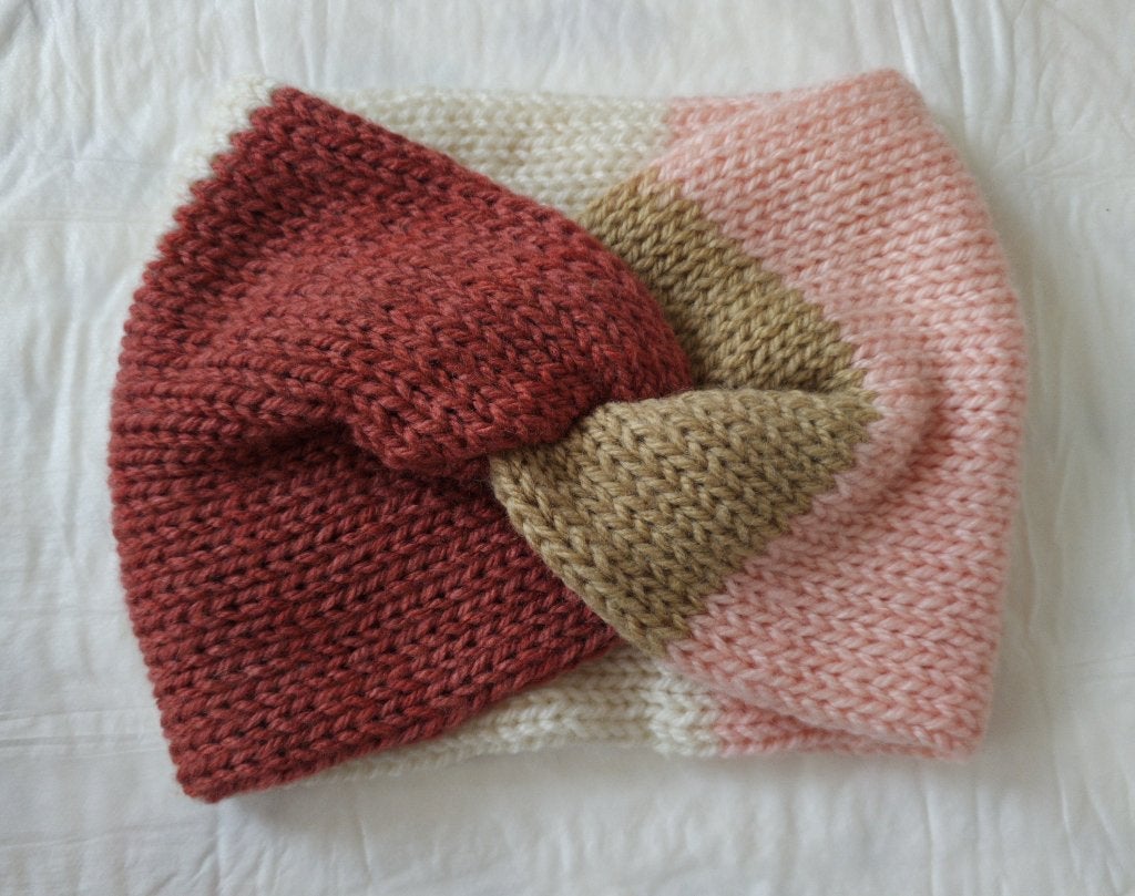 Handgemaakte multicolor hoofdband voor volwassenen, Handgemaakt, Verzenden, Nieuw, Muts