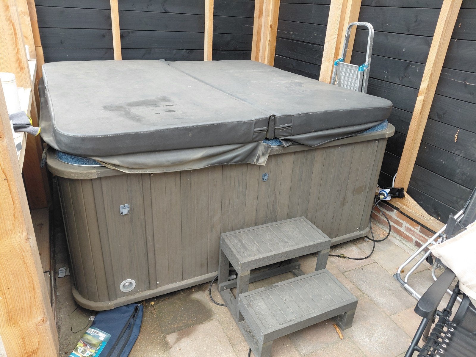5 persoons jacuzzi met balboa besturing., Tuin en Terras, Bubbelbaden en Hottubs, Ophalen, Gebruikt, Trap, Vast