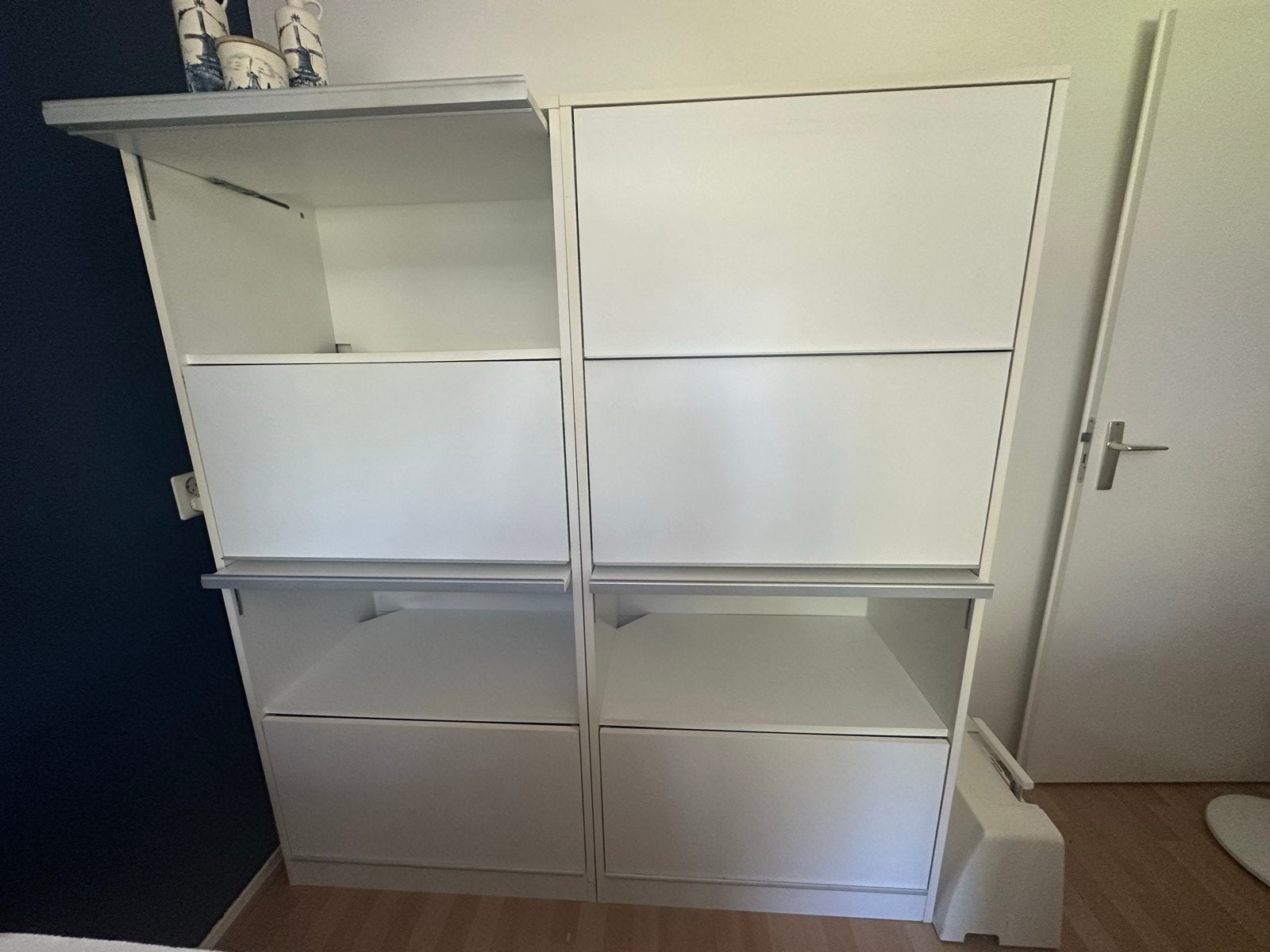 Witte ikea kast met  kleppen, Ophalen, Gebruikt