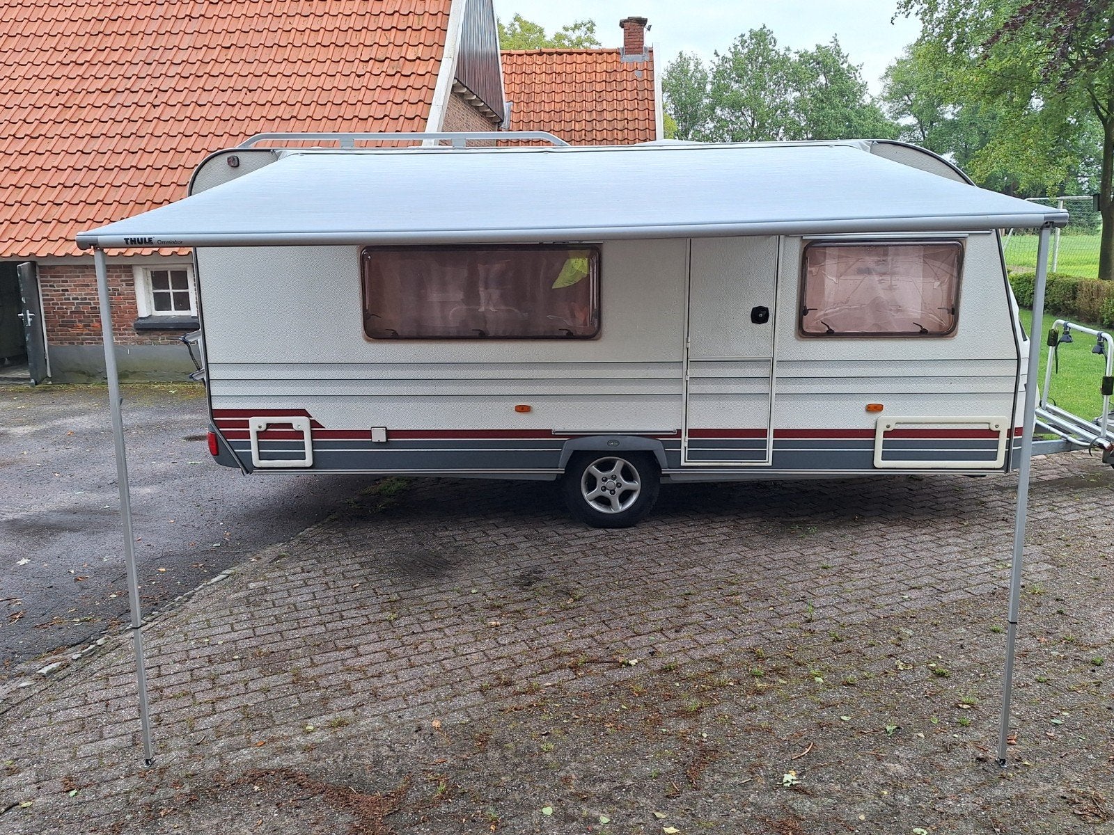 Thule Omnistor 1200 mystic grey 350, Ophalen