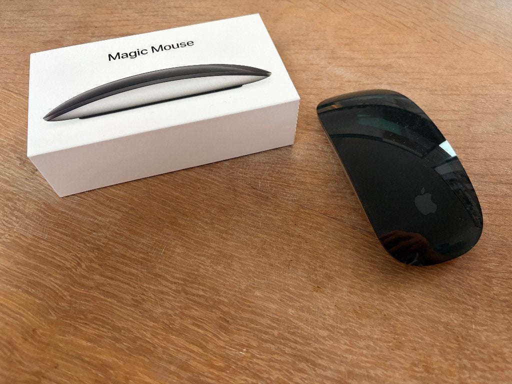 Apple Magic Mouse Spacegrijs, Computers en Software, Muizen, Muis, Gebruikt, Rechtshandig, Ophalen of Verzenden