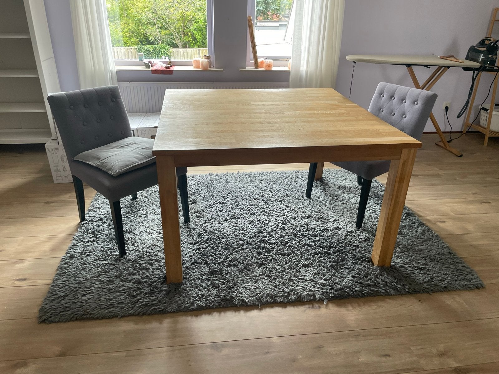 Eikenhouten eettafel 130x130 cm met stoeltjes, Huis en Inrichting, Ophalen, Gebruikt, 100 tot 150 cm, Vier personen