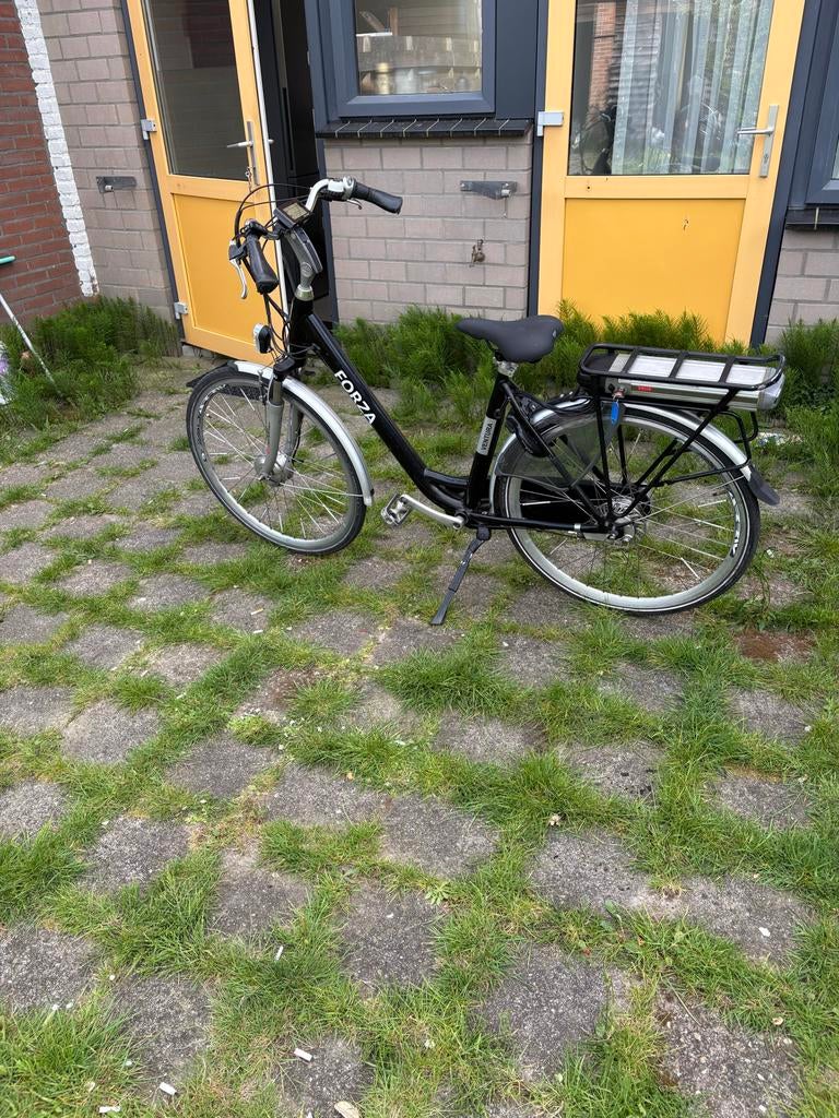Forza elektrische fiets weinig km vraag prijs 500 Euro, Fietsen en Brommers, Elektrische fietsen, Zo goed als nieuw, 51 tot 55 cm
