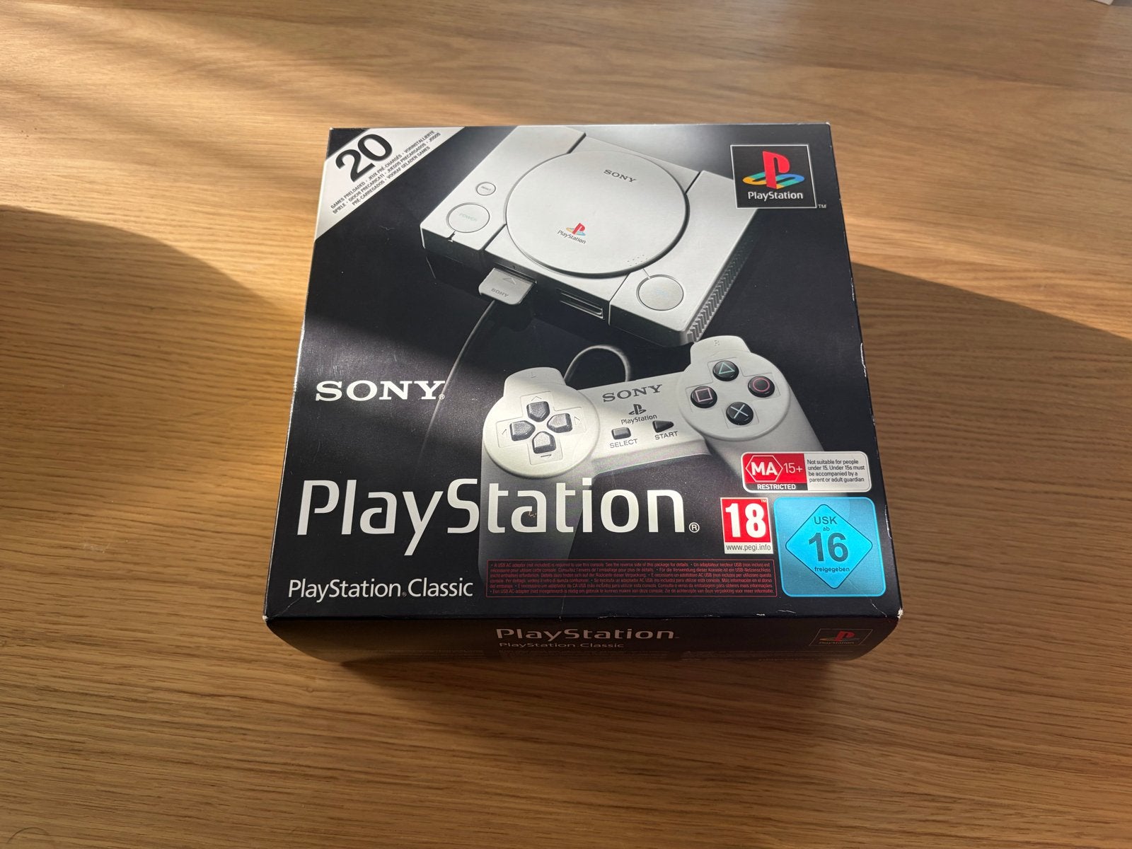 Sony PlayStation Classic - Nieuw in doos, Spelcomputers en Games, Ophalen of Verzenden, Nieuw, Met 2 controllers, Met games