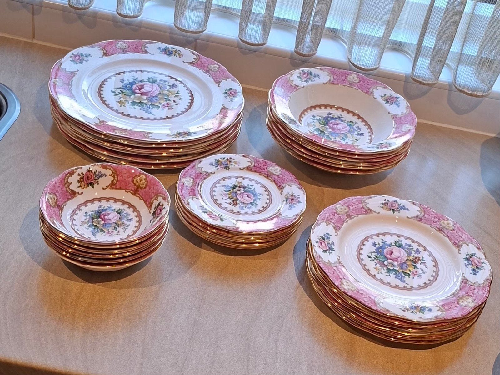 royal albert lady carlyle 30 delig eetservies, Ophalen